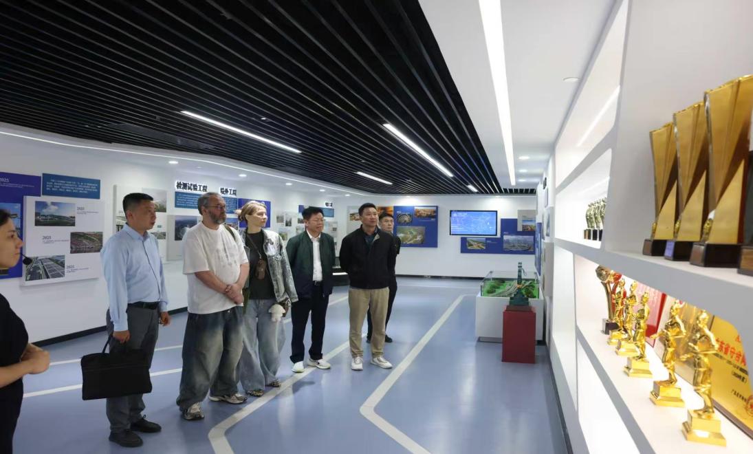 2025.10.27-俄罗斯粤商会会长赴中铁十二五局总部开展考察交流